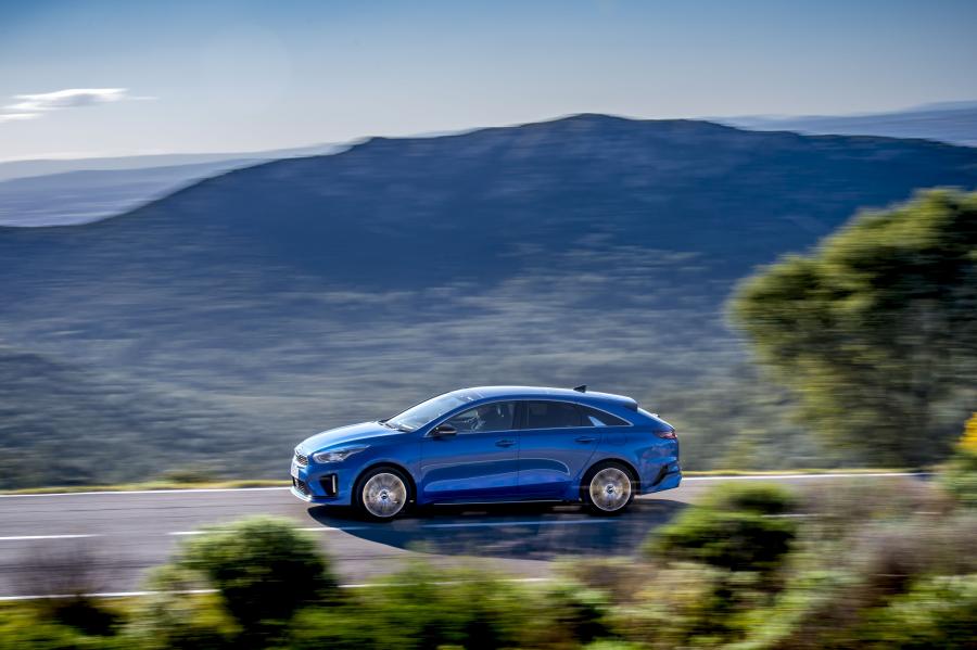  Kia ProCeed GT Line S 2019 года  (UK) (фото 30 из 41)